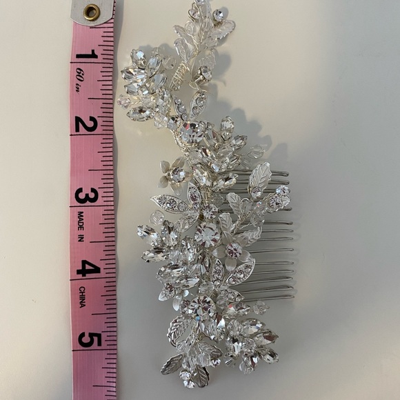 Fiona Crystal Hair Comb from Dareth Colburn - Picture 3 of 4
